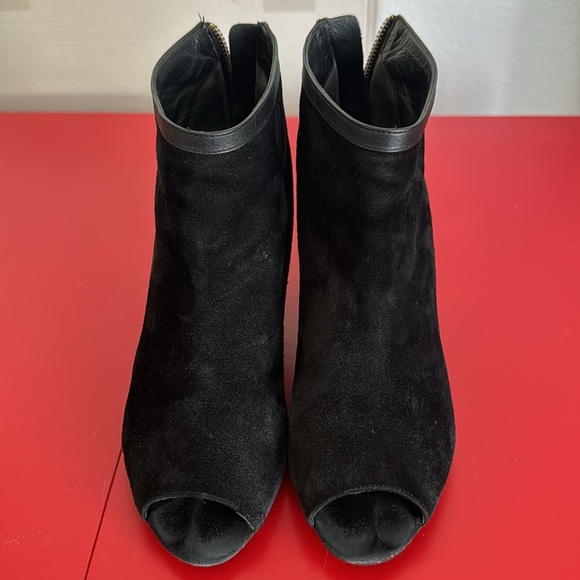 Ann Taylor Elsa Peeptoe Wedge Bootie Black size 8 - Picture 3 of 10